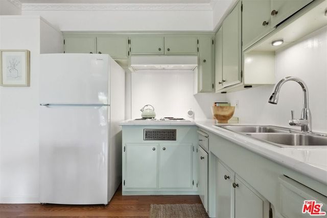 3407 Huxley Street 36, Los Angeles, CA 90027