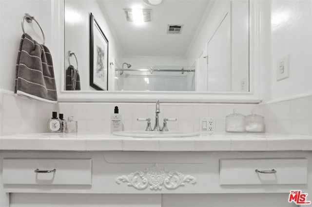3407 Huxley Street 36, Los Angeles, CA 90027