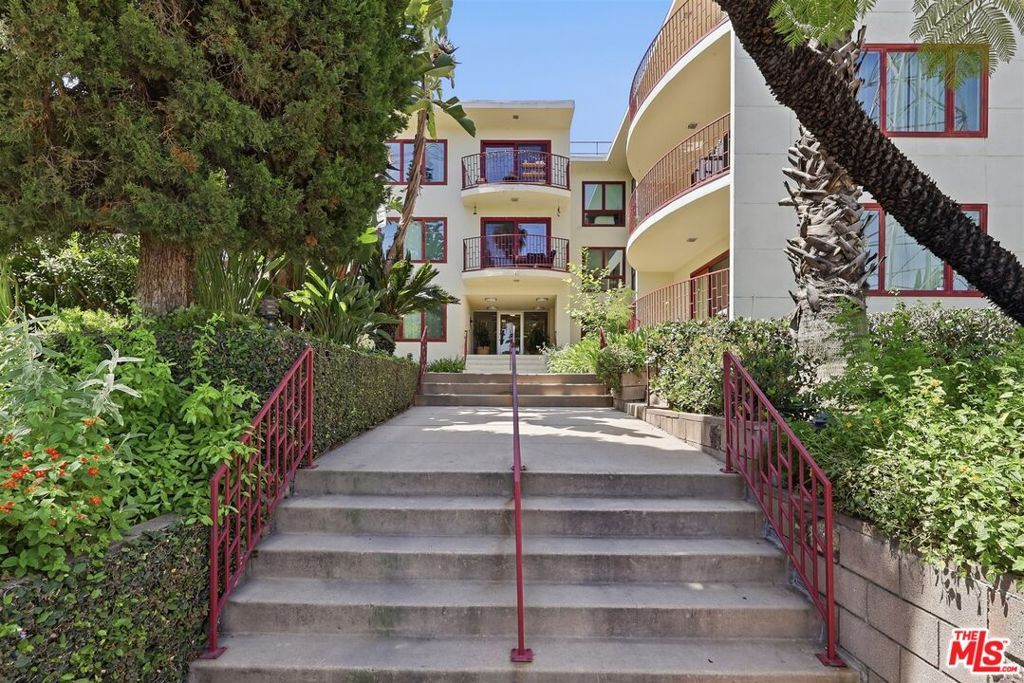 3407 Huxley Street 36, Los Angeles, CA 90027