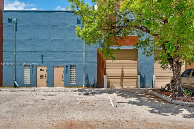 20200 NW 2nd Avenue C6, Miami Gardens, FL 33169