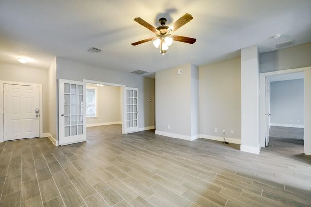 21902 Willow Shade Lane, Tomball, TX 77375