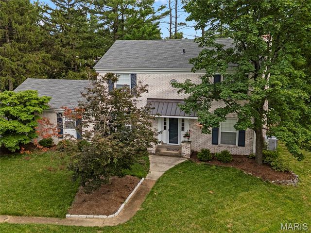 954 Chartrand Drive, Ballwin, MO 63011