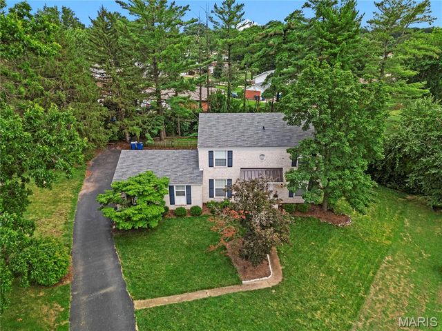 954 Chartrand Drive, Ballwin, MO 63011