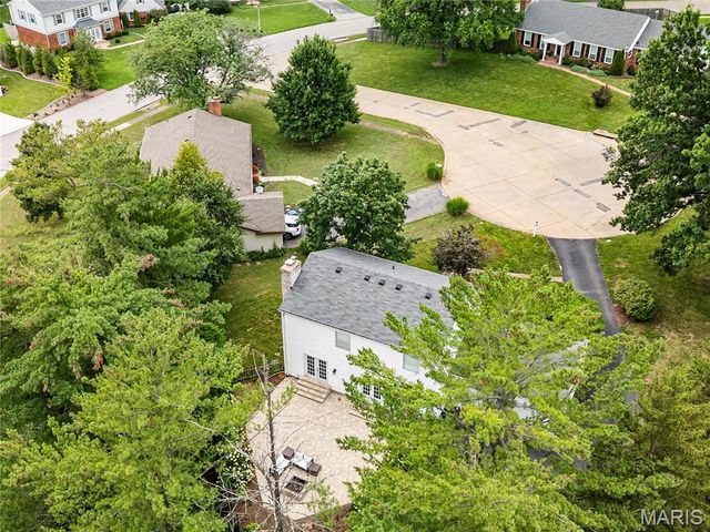 954 Chartrand Drive, Ballwin, MO 63011