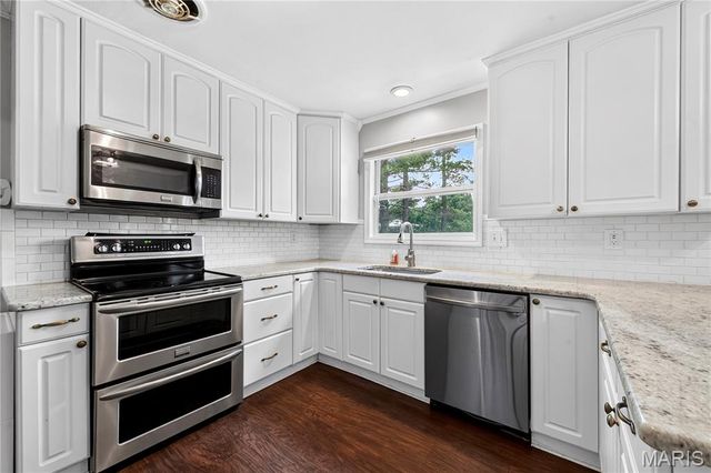 954 Chartrand Drive, Ballwin, MO 63011