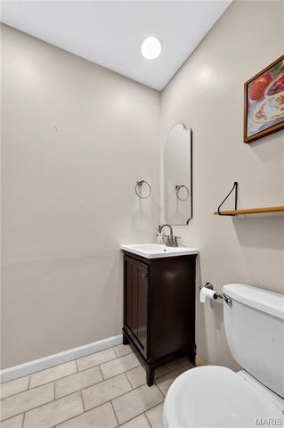 954 Chartrand Drive, Ballwin, MO 63011