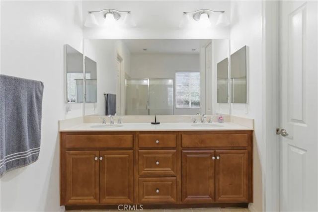 9810 Richland Hills Lane, Bakersfield, CA 93306