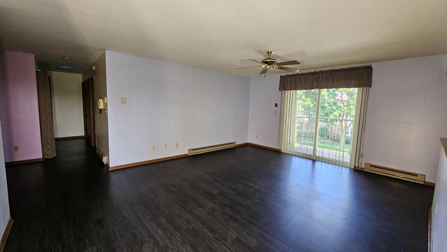 4591 S Greenridge CIRCLE, Greenfield, WI 53220
