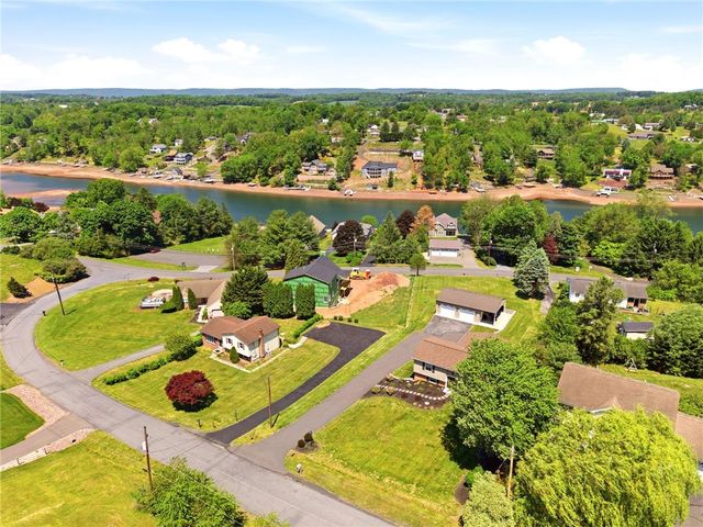 706 Shawnee Drive, South Manheim Twp, PA 17922