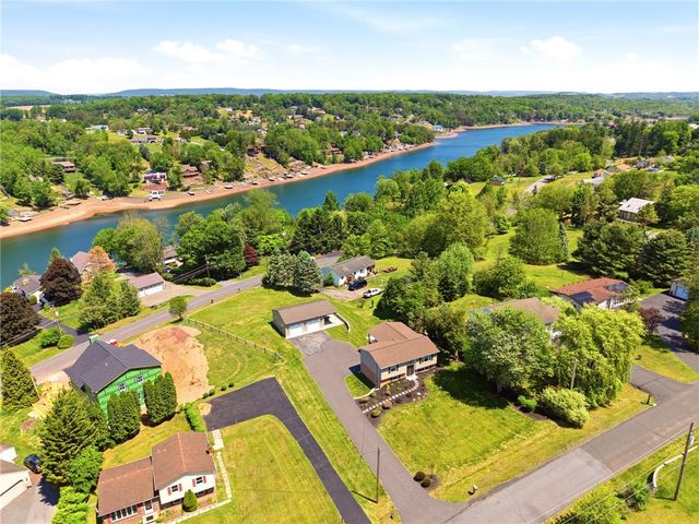 706 Shawnee Drive, South Manheim Twp, PA 17922
