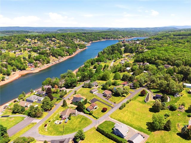 706 Shawnee Drive, South Manheim Twp, PA 17922
