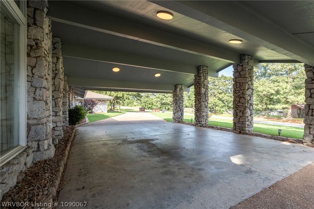 1 Vista Hills Boulevard 1 Vista Hills Boulevard