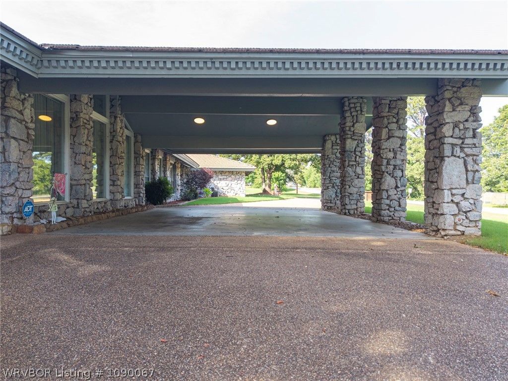 1 Vista Hills Boulevard 1 Vista Hills Boulevard
