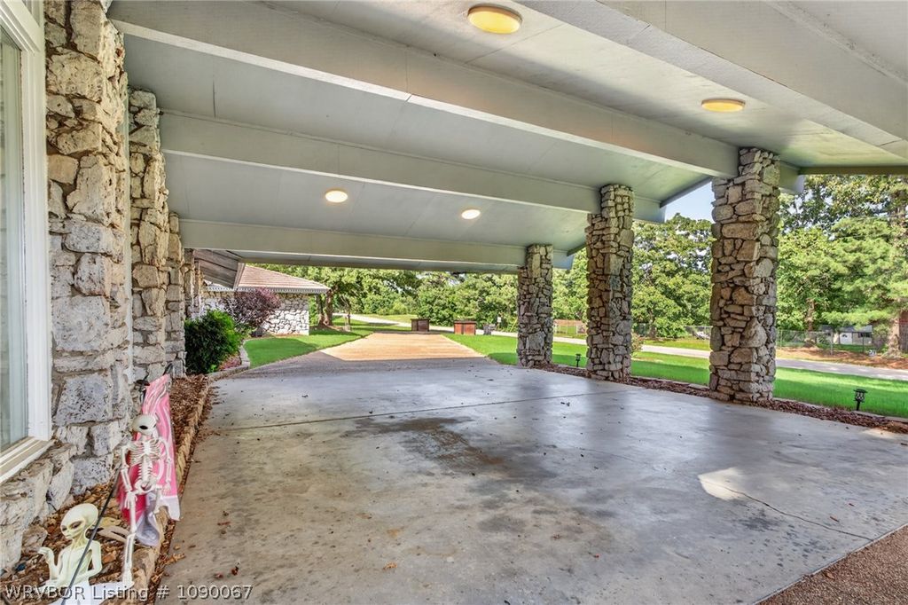 1 Vista Hills Boulevard 1 Vista Hills Boulevard