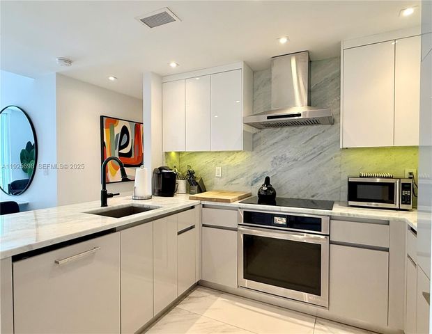 225 Collins Ave 6J, Miami Beach, FL 33139