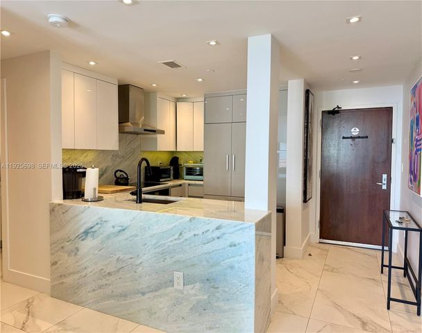 225 Collins Ave 6J, Miami Beach, FL 33139