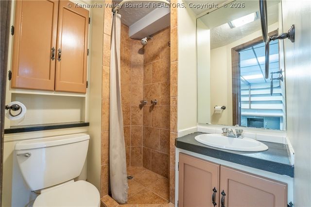 1102 Holly Berry Lane, South Charleston, WV 25309