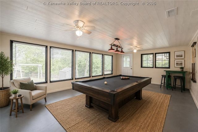 1102 Holly Berry Lane, South Charleston, WV 25309