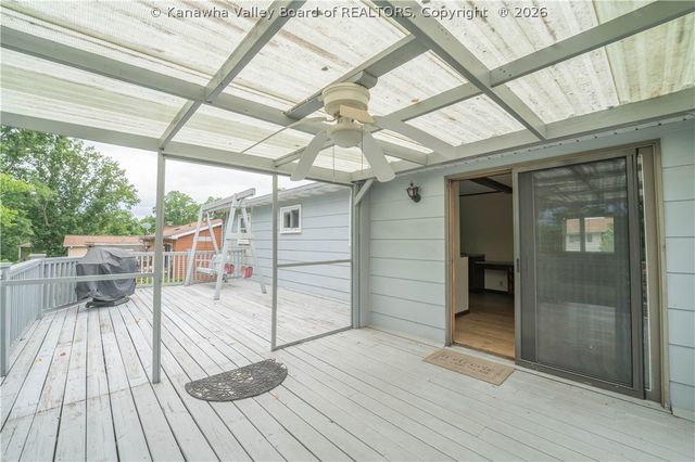 1102 Holly Berry Lane, South Charleston, WV 25309