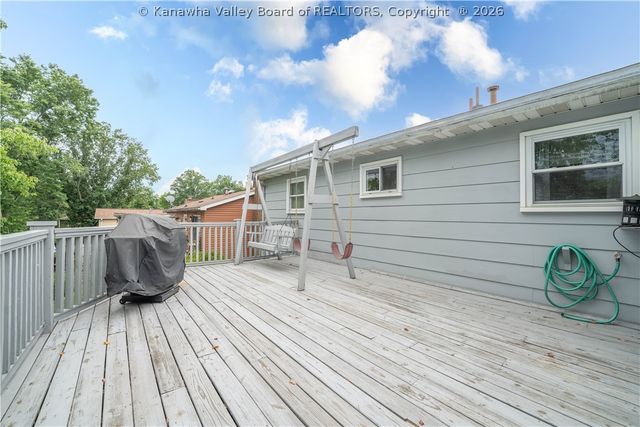 1102 Holly Berry Lane, South Charleston, WV 25309