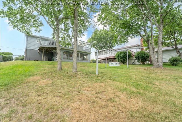 1102 Holly Berry Lane, South Charleston, WV 25309