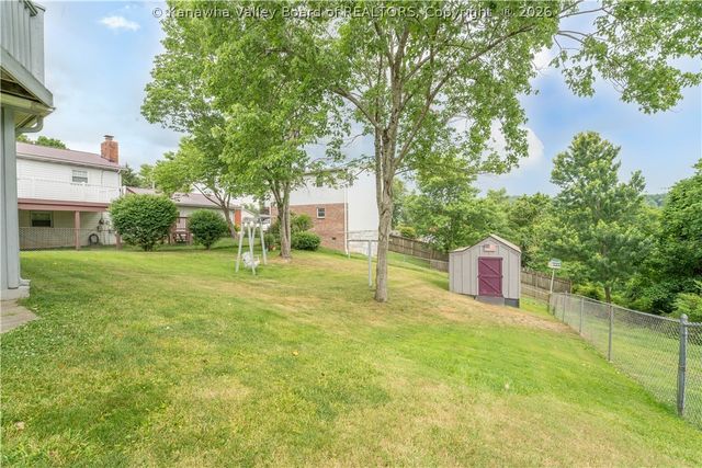 1102 Holly Berry Lane, South Charleston, WV 25309