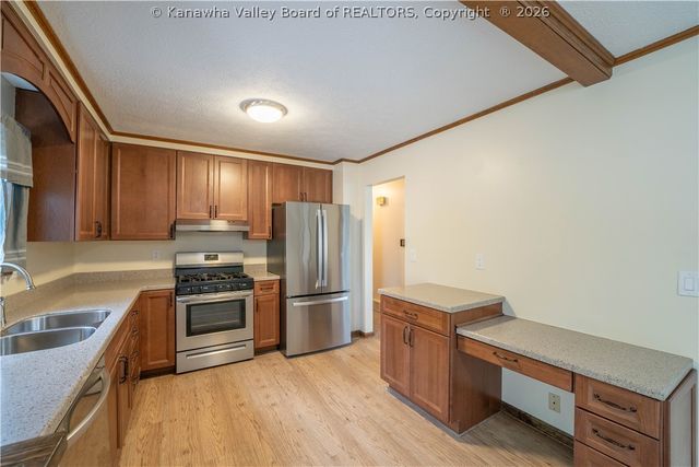 1102 Holly Berry Lane, South Charleston, WV 25309