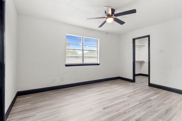 2802 Spring Valley Drive, Bedford, TX 76021