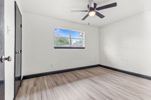 2802 Spring Valley Drive, Bedford, TX 76021