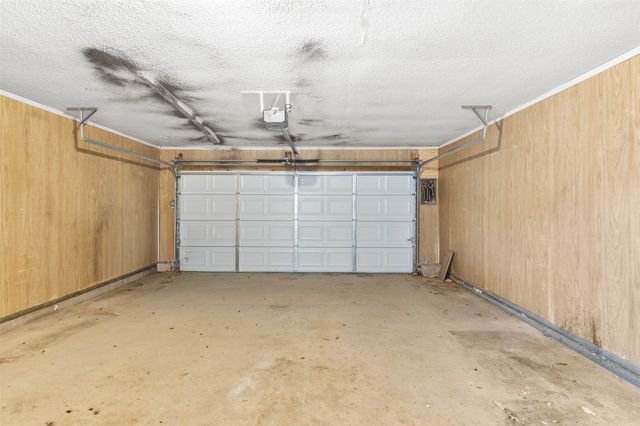 2802 Spring Valley Drive, Bedford, TX 76021