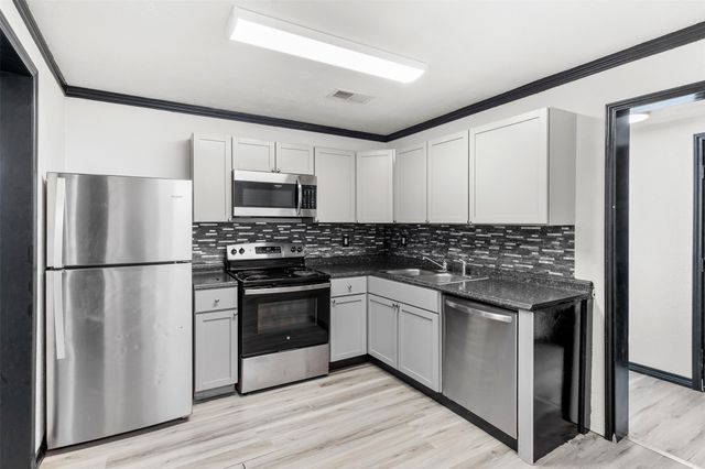 2802 Spring Valley Drive, Bedford, TX 76021
