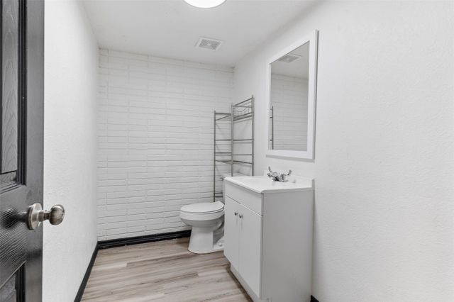 2802 Spring Valley Drive, Bedford, TX 76021