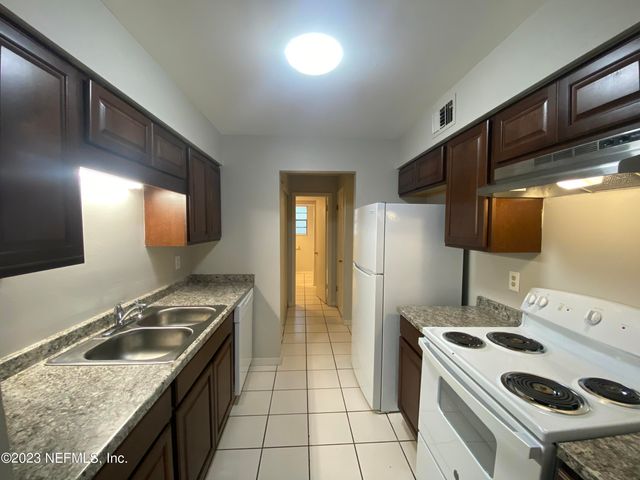 469 CRABAPPLE Court B, Orange Park, FL 32073