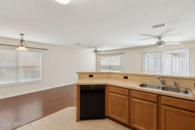 6700 BOWDEN Road, 1401, Jacksonville, FL 32216