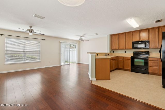 6700 BOWDEN Road, 1401, Jacksonville, FL 32216