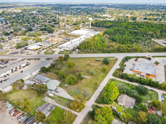 11711 Veterans Memorial Drive, Houston, TX 77066