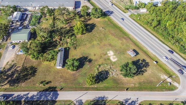 11711 Veterans Memorial Drive, Houston, TX 77066