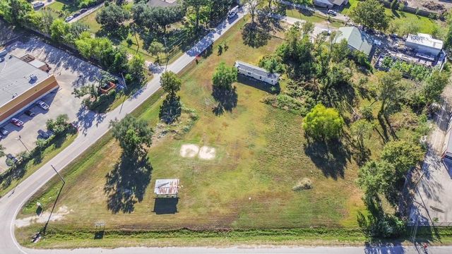 11711 Veterans Memorial Drive, Houston, TX 77066