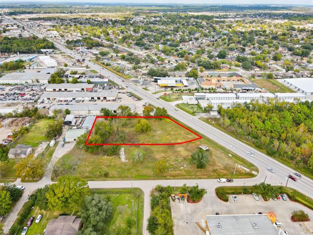 11711 Veterans Memorial Drive, Houston, TX 77066