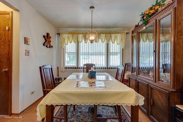 9020 Nashville Avenue, Oak Lawn, IL 60453