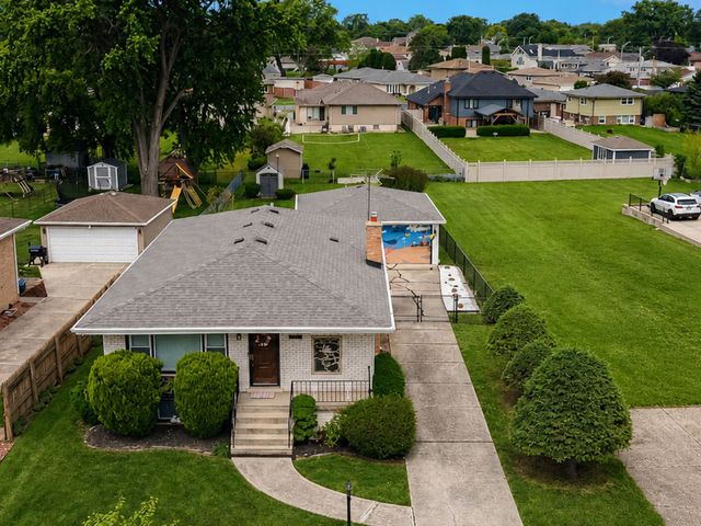 9020 Nashville Avenue, Oak Lawn, IL 60453