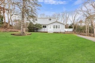 7 George Street, Hampton Bays, NY 11946