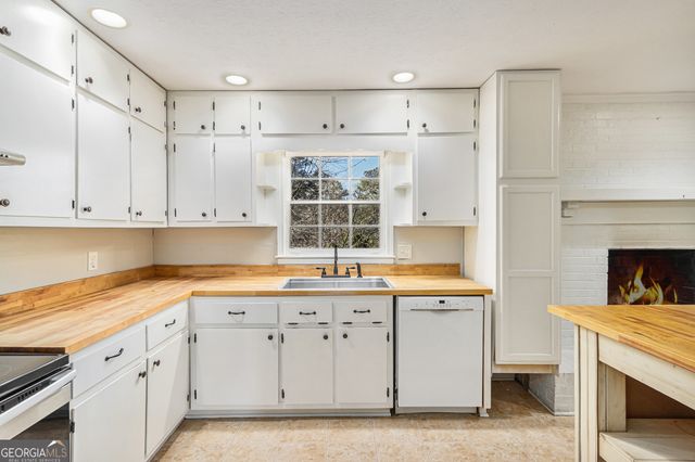 4433 Canary Court, Lithia Springs, GA 30122