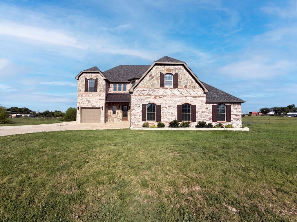 1208 Redbud Street, Howe, TX 75459