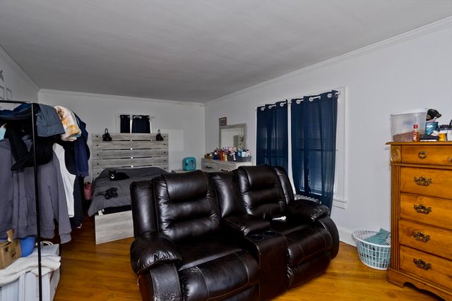 320 Oakland St, Springfield, MA 01108