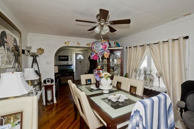 320 Oakland St, Springfield, MA 01108