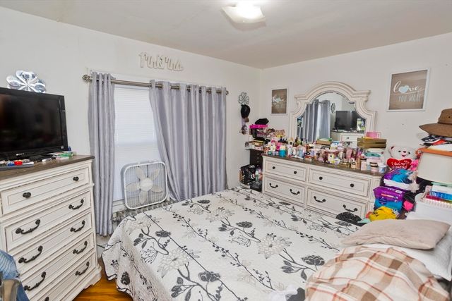 320 Oakland St, Springfield, MA 01108