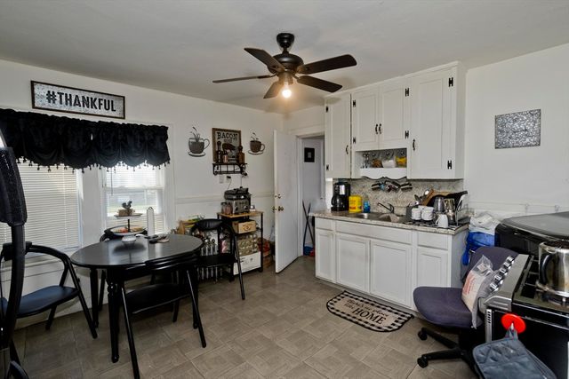 320 Oakland St, Springfield, MA 01108