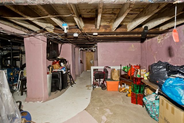 320 Oakland St, Springfield, MA 01108