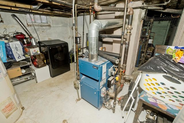 320 Oakland St, Springfield, MA 01108